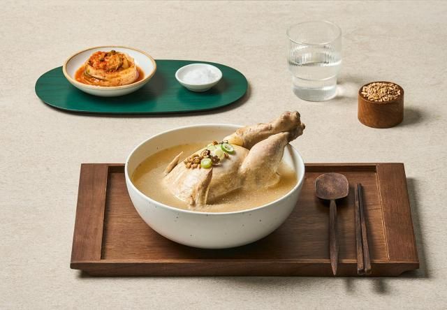 올바르고 반듯한 파로삼계탕 사진신세계푸드
