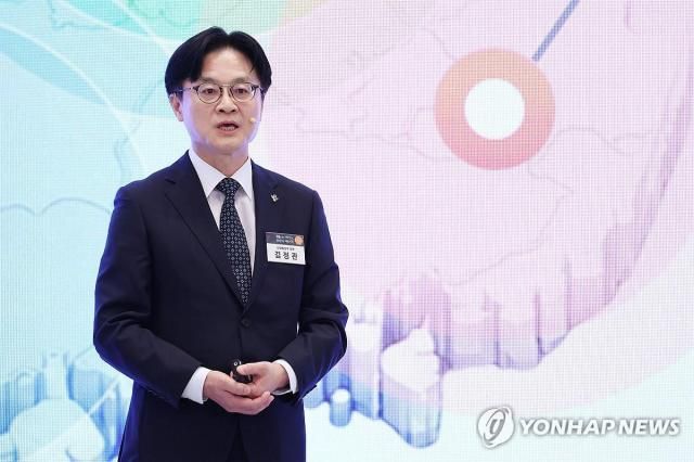 김정관 산업통상자원부 장관이 29일 청와대에서 이재명 대통령 주재로 열린 3대 메가프로젝트 국민보고회에서 정책을 발표하고 있는 모습 사진청와대통신사진기자단