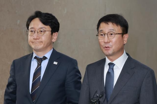 한병도 더불어민주당 원내대표가 30일 국회에서 22대 국회 하반기 원 구성을 위한 정점식 국민의힘 원내대표와의 회동을 마치고 운영위원장실에서 나와 회동 결과를 설명하고 있다 여야 원내대표는 합의에 이르지 못했다고 밝혔다 사진연합뉴스