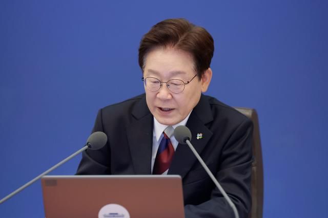 이재명 대통령이 4일 청와대에서 열린 수석보좌관회의에서 발언하고 있다 사진연합뉴스