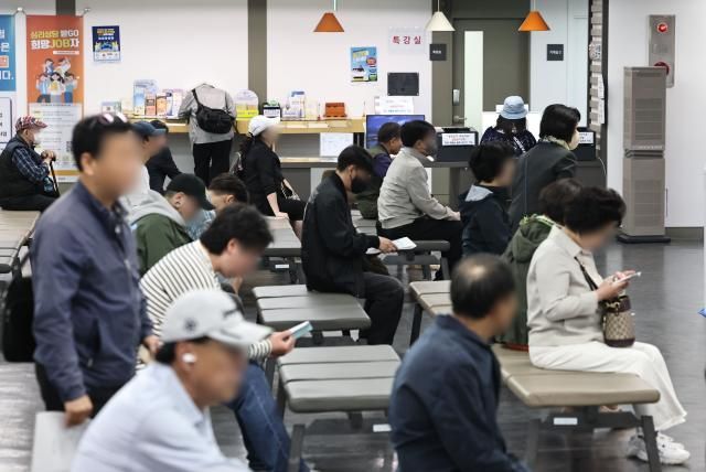 지난 4월 15일 서울 마포구 서울서부고용복지플러스센터의 모습사진연합뉴스