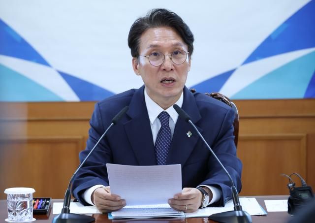 김민석 국무총리가 9일 오후 서울 종로구 정부서울청사에서 청년정책 관계장관 회의를 주재하고 있다 사진연합뉴스