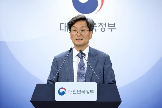 정일연 국민권익위원회 위원장이 지난달 1일 오전 서울 종로구 정부서울청사에서국민주권정부 1주년 권익위 핵심 성과 발표를 하고 있다 사진연합뉴스