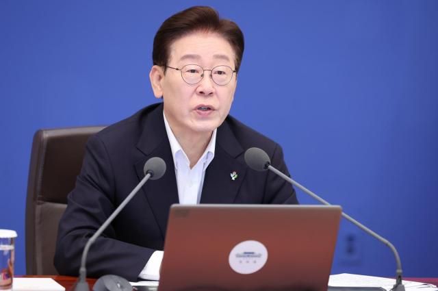 이재명 대통령이 지난달 30일 청와대에서 비상경제점검회의 겸 국무회의를 주재하고 있다 사진연합뉴스