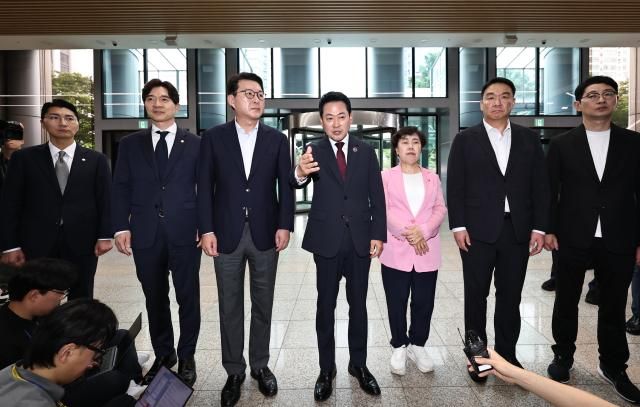 장윤기 사건과 관련해 경찰청을 항의 방문한 장동혁 국민의힘 대표가 10일 서울 서대문구 경찰청에서 발언하고 있다 사진연합뉴스
