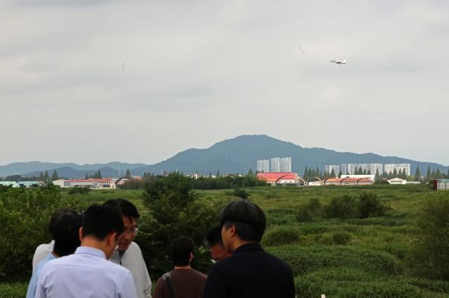 7일 전남광주 광산구 광주 군 공항 인근에서 반도체 클러스터 부지 점검이 펼쳐지고 있다 사진연합뉴스