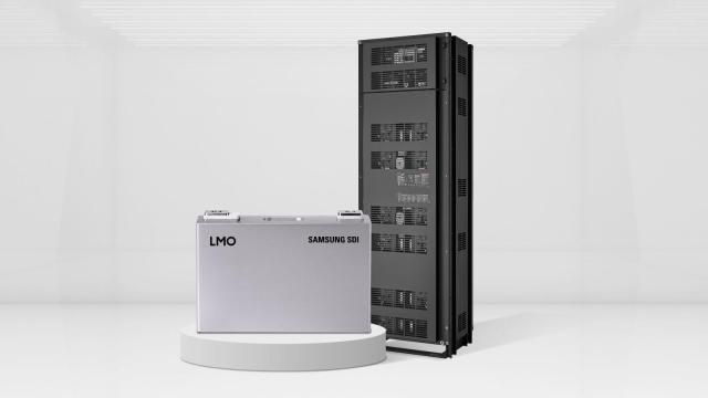 삼성SDI의 UPS용 배터리 제품 사진삼성SDI