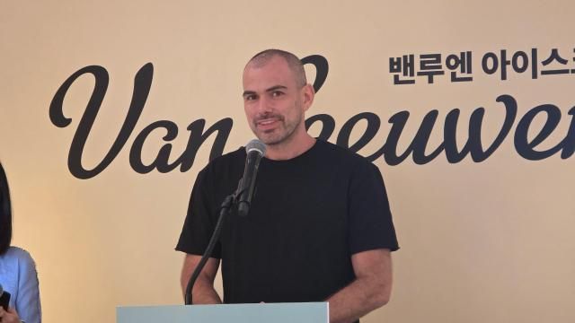 2일 서울 강남구 투썸플레이스 센트럴강남점에서 열린 밴루엔 국내 1호점 오픈 기념 미디어 간담회에서 벤 밴루엔 최고경영자가 발언하고 있다 사진김현아 기자