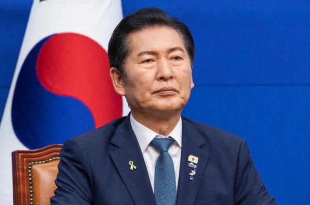 더불어민주당 817 전당대회에서 당 대표직에 출마한 정청래 전 대표가 20일 국회에서 열린 공명선거 실천 서약식에 참석해 있다 사진연합뉴스