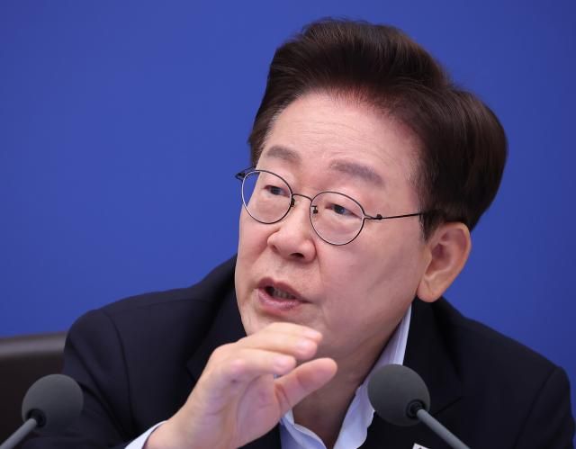 이재명 대통령이 21일 청와대에서 열린 국무회의에서 발언하고 있다 사진연합뉴스