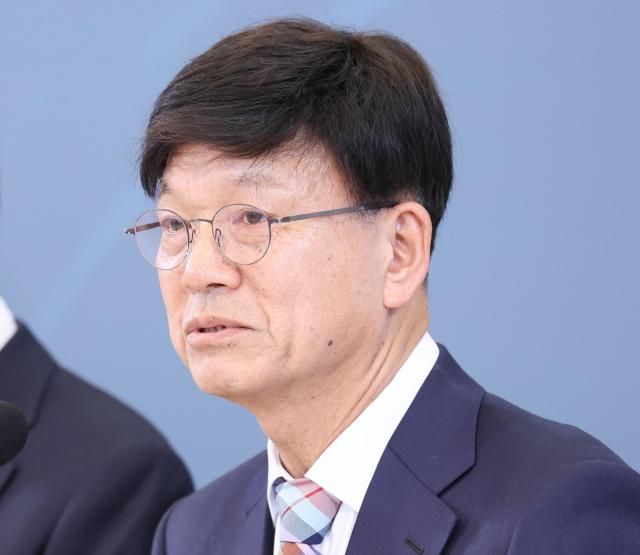 지난 4월 15일 청와대에서 열린 규제합리화위원회 제1차 전체회의에서 발언하는 이병태 부위원장 모습 사진연합뉴스