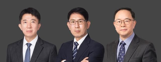 왼쪽부터 법무법인유한 태평양 이희동 변호사 손준해·마동준 노무사사진법무법인유 태평양