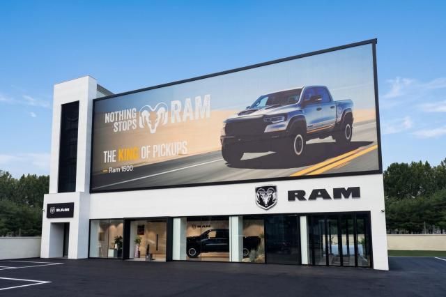 국내 첫 공식 전시장 ‘램 트럭 서울Ram Trucks Seoul’ 사진차봇모터스
