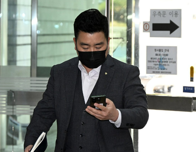 김현태 전 육군 특수전사령부 707특수임무단장이 지난 4월 14일 서울 서초구 서울중앙지방법원에서 열린 내란중요임무종사 혐의 관련 공판에 출석하고 있다 사진연합뉴스 공동취재단