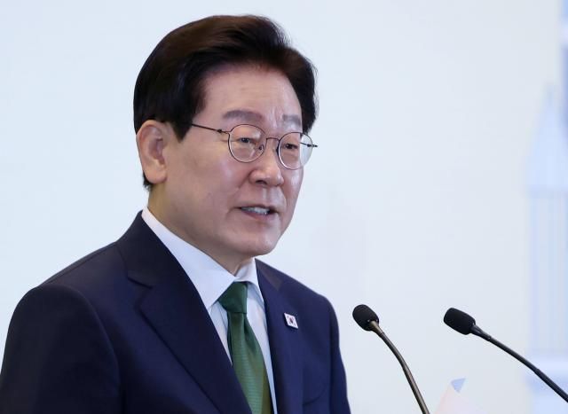 이재명 대통령이 28일현지시간 브라질 상파울루 한 호텔에서 열린 동포 오찬간담회에서 인사말을 하고 있다 사진연합뉴스
