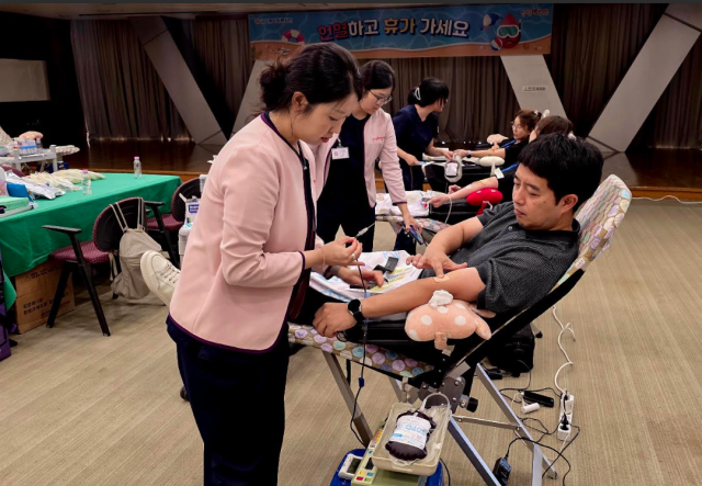 코오롱그룹이 오는 31일까지 하계 헌혈 캠페인 헌혈하고 휴가가세요를 진행한다 사진코오롱