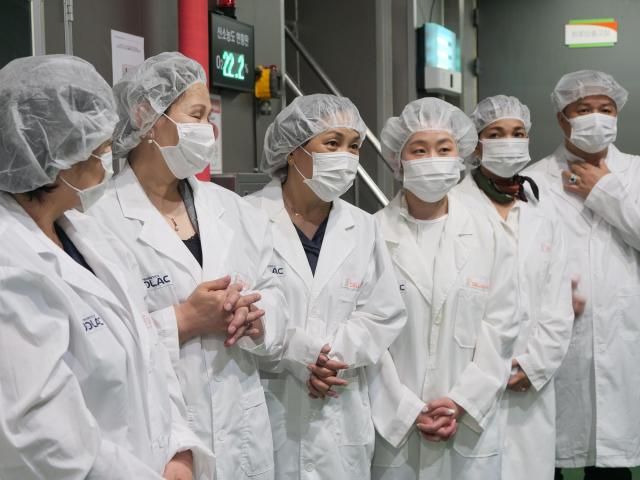 쎌바이오텍이 인도네시아와 싱가포르의 키닥터 및 파트너사 관계자 64명을 김포 본사로 초청해 연구개발 역량과 생산시설을 소개했다사진쎌바이오텍