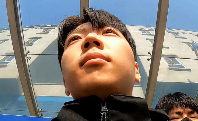살인·살인미수 혐의를 받는 장윤기가 지난 5월 14일 오전 광주 서부경찰서에서 검찰로 송치되고 있다 사진연합뉴스