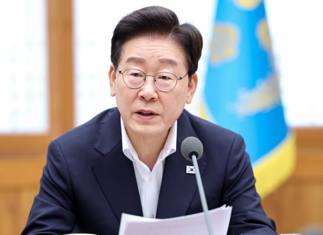 이재명 대통령이 10일 청와대에서 열린 메가프로젝트 민관합동 제2차 점검회의에서 발언하고 있다 사진청와대통신사진기자단