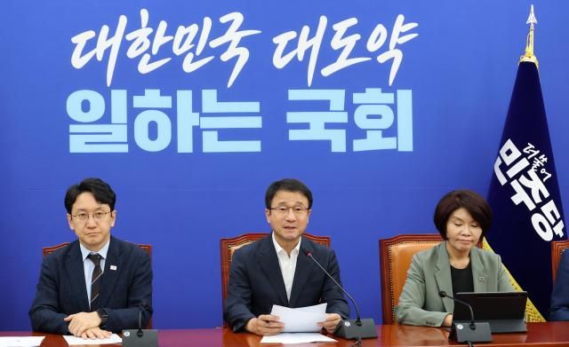 한병도 더불어민주당 당 대표 직무대행 겸 원내대표가 11일 국회에서 열린 원내대책회의에서 발언하고 있다 사진연합뉴스 