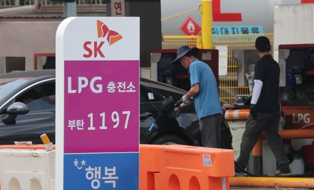 지난 7월 28일 서울 시내 LPG가스 충전소에 부탄 가격이 표시돼 있다 사진연합뉴스