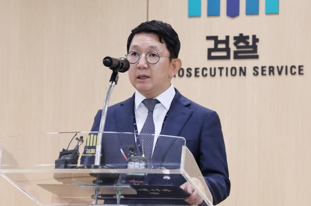 이정호 서울동부지검 형사6부 부장검사가 4일 서울 송파구 문정동 서울동부지검에서 돼지고기 가격 담합 사건 수사 결과를 설명하고 있다 사진연합뉴스
