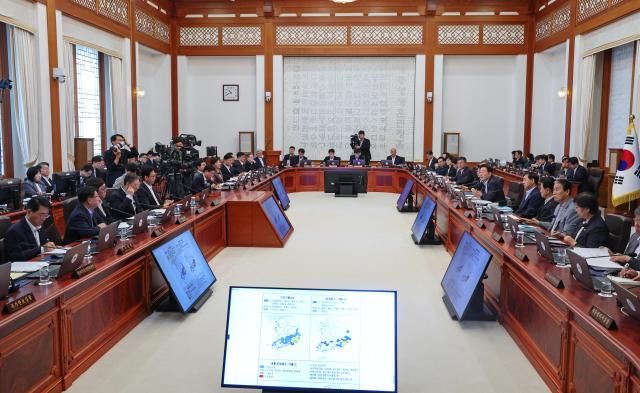검찰의 수사권 폐지를 골자로 한 형사소송법 일부개정법률이 4일 국무회의를 통과했다 사진연합뉴스