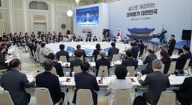 5일 청와대 영빈관에서 이재명 대통령 주재로 교육부·국가교육위·문체부·국가유산청 등에 대한 부처 업무보고가 진행되고 있다 사진연합뉴스