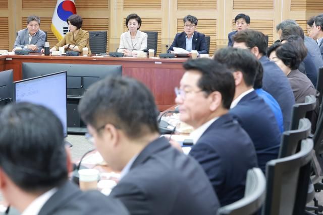 6일 국회 의원회관에서 더불어민주당 서울시당 부동산 정책 간담회가 열리고 있다사진연합뉴스