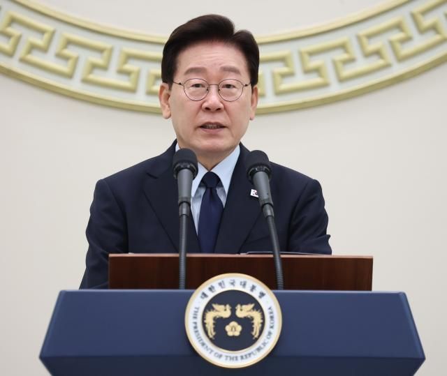 이재명 대통령이 7일 청와대 영빈관에서 열린 진실화해위 3기 출범 계기 국가폭력 피해자 위로 오찬에서 인사말을 하고 있다 사진연합뉴스