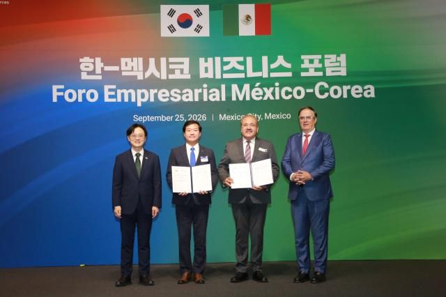 첨부사진1_왼쪽부터 김정관 산업통상부 장관 성낙양 HS효성첨단소재 대표이사 마리오 가르시아 발데스Mario García Valdez 산루이스포토시주 경제개발부 장관 마르셀로 에브라르드Marcelo Ebrard 멕시jpeg