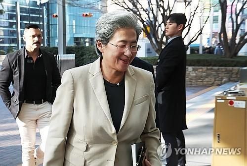 리사 수 AMD CEO가 지난 3월 19일 서울 서초구 삼성전자 서초사옥을 방문하고 있다 사진연합뉴스
