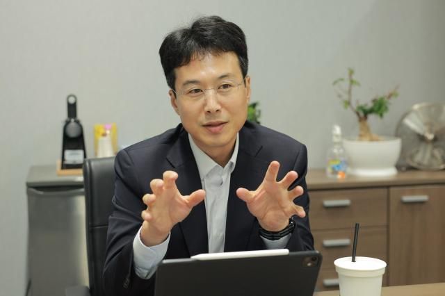 왕태식 NH투자증권 Industry3본부장이 아주경제와 인터뷰를 진행하고 있다 사진유대길 기자