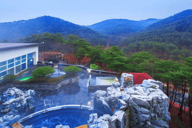 덕구 온천리조트 노천탕