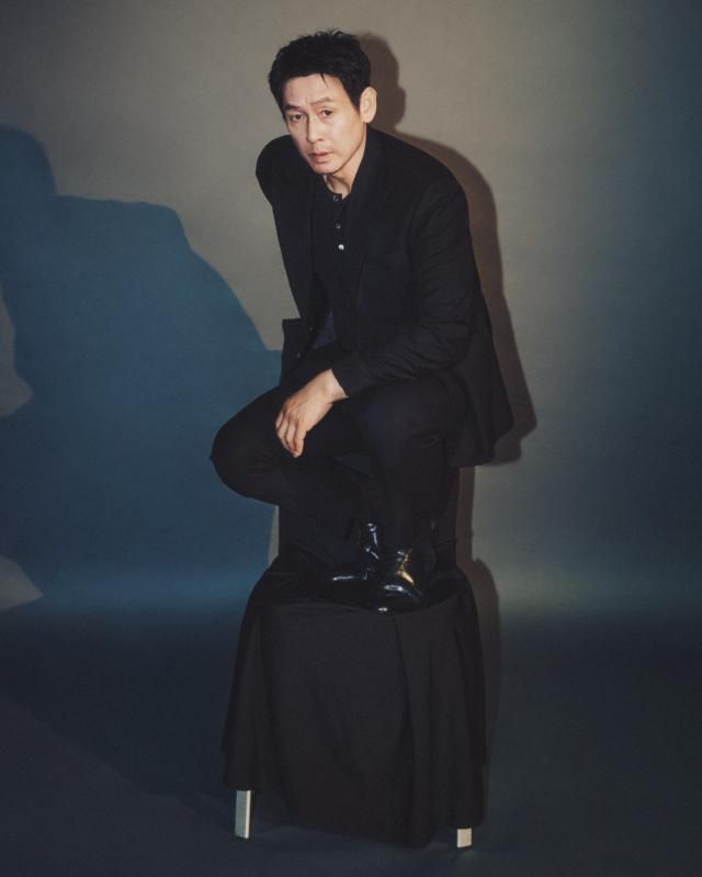 영화 굿뉴스 배우 설경구 사진넷플릭스