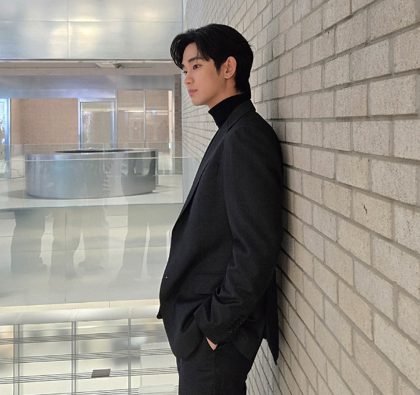 김수현 사진김수현 SNS
