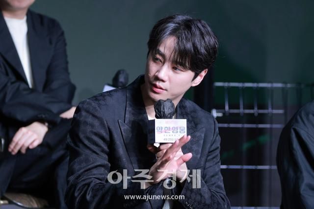 배우 이준영이 21일 오전 서울 마포구 호텔 나루 서울 엠갤러리에서 열린 넷플릭스 시리즈 약한영웅 Class 2 제작발표회에 참석해 인사말을 하고 있다 20250421사진유대길 기자 dbeorlf123ajunewscom