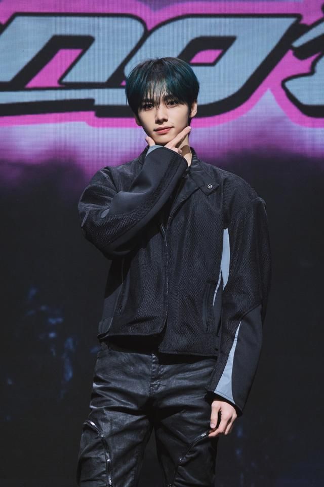 그룹 휘브 진범 사진씨제스 스튜디오