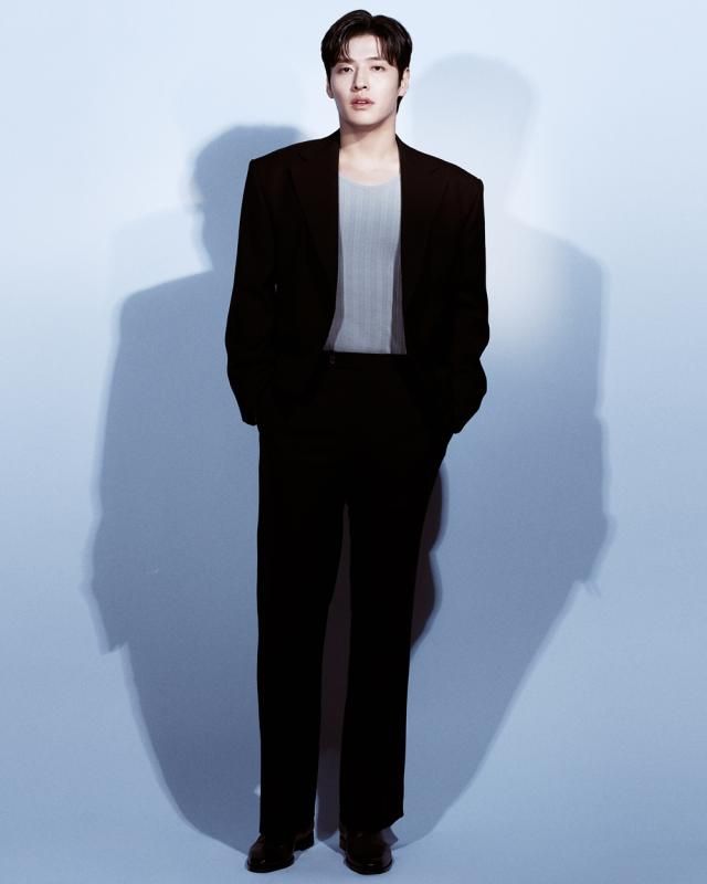 영화 84제곱미터 주연 배우 강하늘 사진넷플릭스