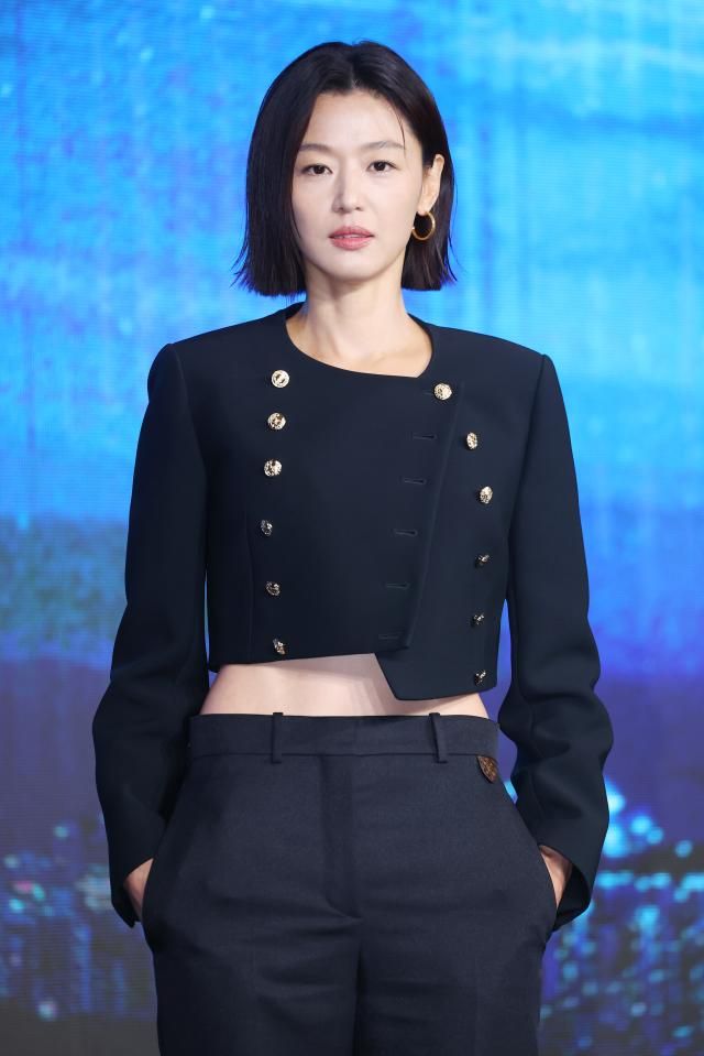 배우 전지현 사진디즈니+