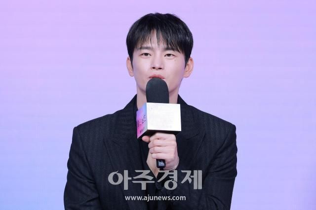 배우 서인국이 26일 오전 서울 종로구 JW메리어트 동대문스퀘어서울에서 열린 넷플릭스 새 시리즈 월간남친 제작발표회에 참석해 인사말을 하고 있다 20260226사진유대길 기자 dbeorlf123ajunewscom