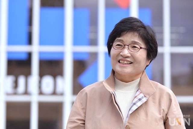 이혜숙 총장은&nbsp;“우리 대학은 ‘스마트팜’을 중심으로 전문대학으로 구성된 공유대학을 만들려고 계획 중”이라며 “대학을 이끄는 데 그동안 지역사회에서 쌓아온 인적 네트워크로부터 많은 도움을 받고 있다”고 밝혔다. (사진=한명섭 기자)