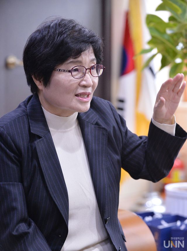 이혜숙 총장이 취임 후 이뤄 온 성과에 대해 설명하고 있다. 이 총장은 최근 외국인 유학생 면접을 위해 직접 몽골에 다녀왔다고 전했다. (사진=한명섭 기자)