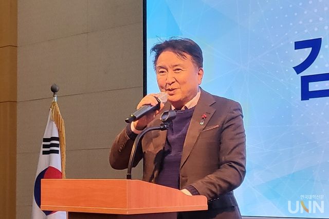 김영환 충북지사가 지난 28일 축사에서 외국인 유학생 유치 변화 모습에 대해 설명하고 있다. (사진=주지영 기자)&nbsp;