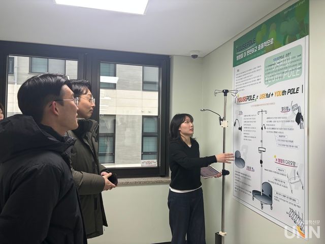 창의 작품·구상 전시회’ 포스터 전시 설명