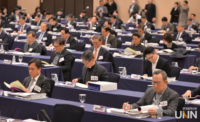 지난달 31일 양재 더케이호텔에서 열린 대교협 정기총회에 참석한 전국 대학 총장들.(사진= 한국대학신문 DB)