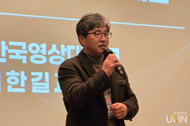 김한길 한국영상대 마이스터대 교육원장이&nbsp;‘전문기술석사과정 기반 정착을 위한 정책 제언’을 주제로 발표하고 있다. (사진=임연서 기자)
