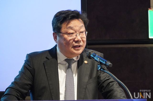 주형환 저출산·고령사회위원회 부위원장이 22일 서울시 웨스틴조선호텔에서 열린 ‘2025 대교협 정기총회’에서 발표를 이어가고 있다. (사진=한명섭 기자)