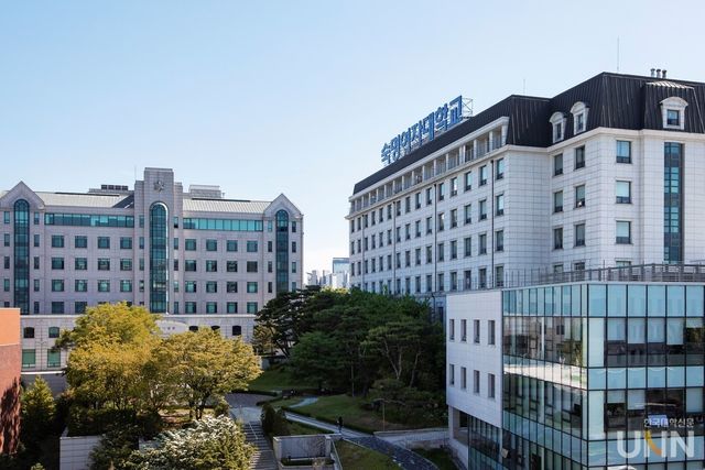 숙명여대가 수도권 대학 중 유일하게 고용노동부 성과평가서 2016년부터 연속 '우수' 평가를 받았다.