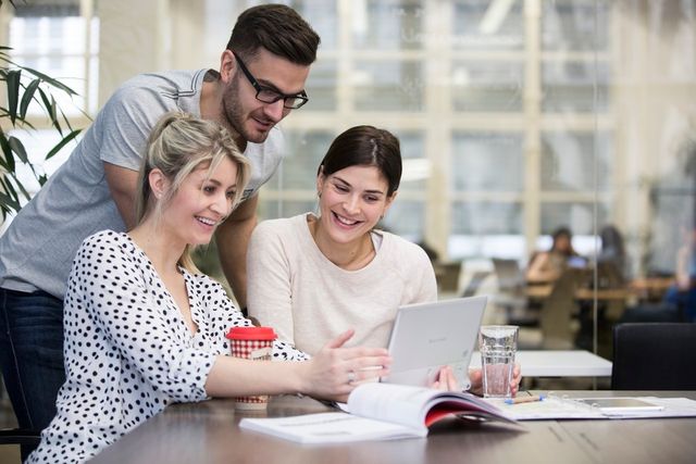 이주노동자들의 한국어교육과 직업훈련 프로그램을 운영하기 위해 지역과 대학 간의 연계가 필요하다는 전문가들의 조언이 나온다. (사진=아이클릭아트)